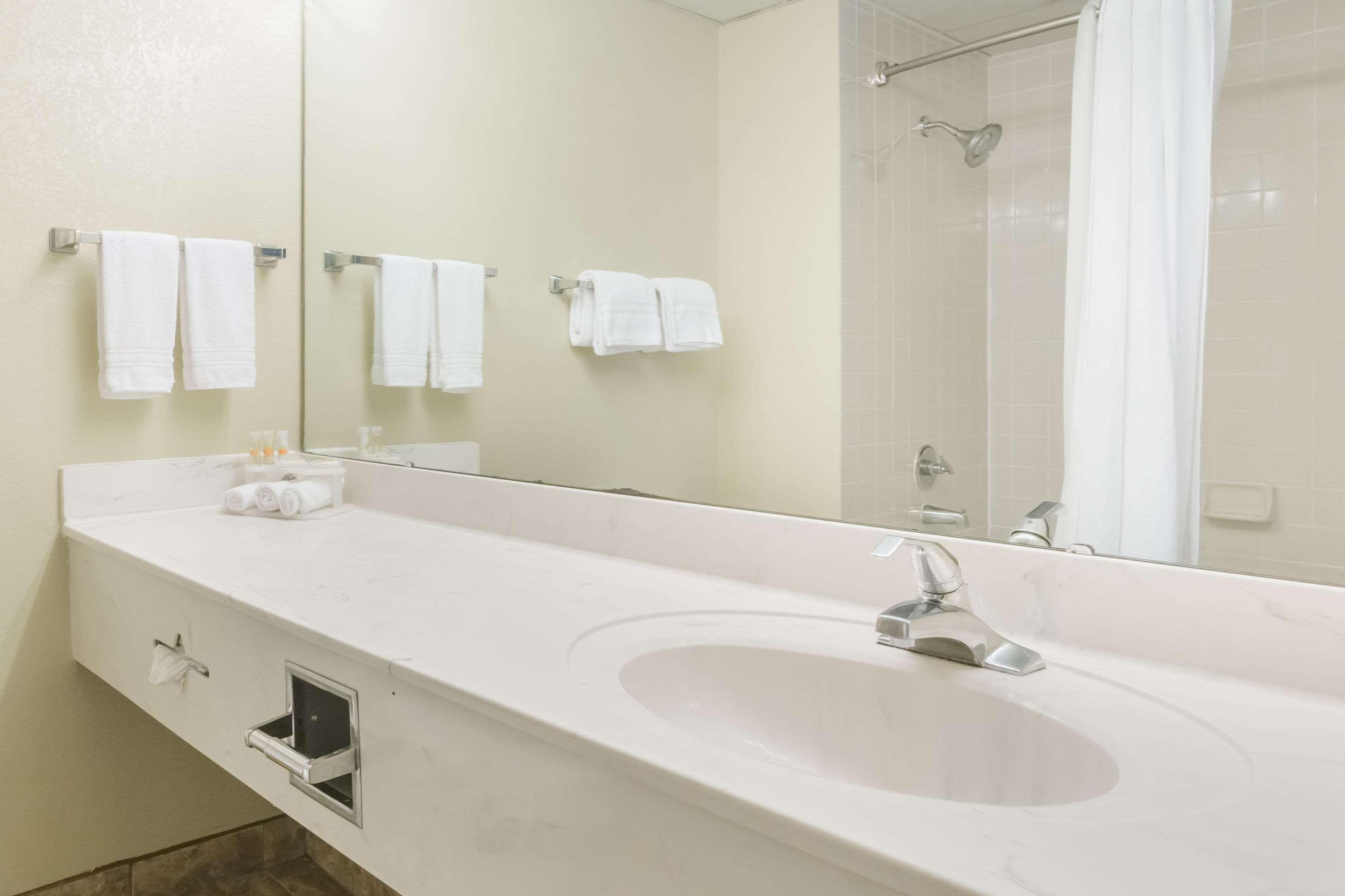 Days By Wyndham Hotel Selma