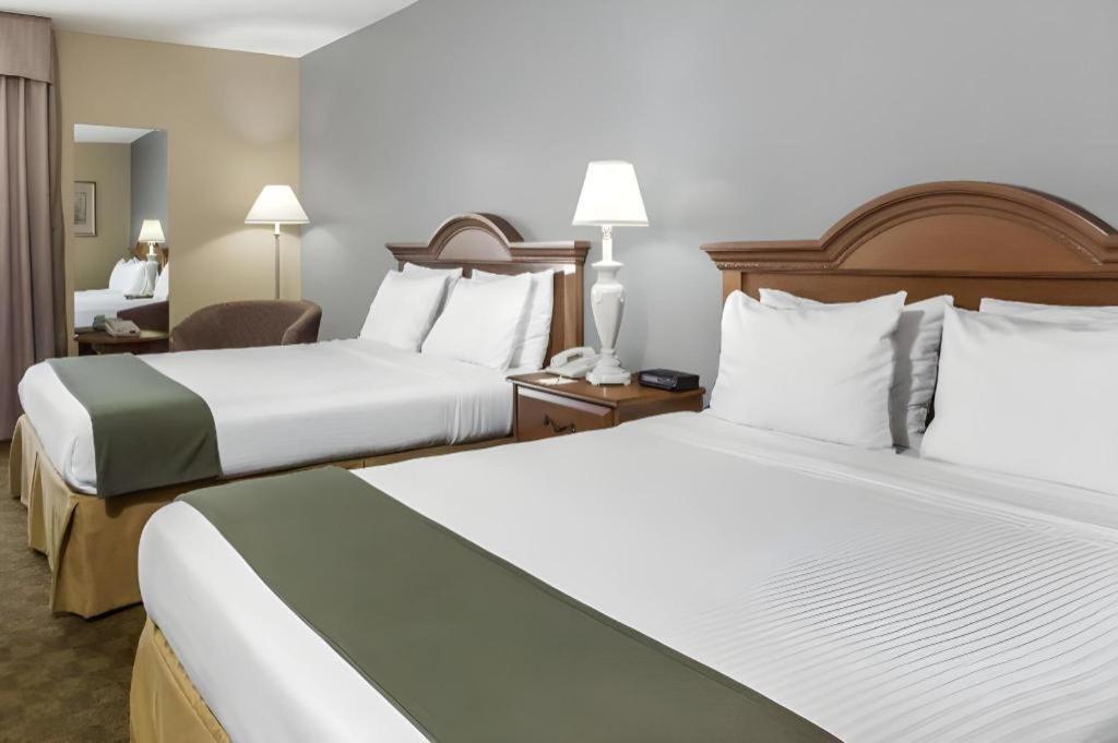 Days By Wyndham Hotel Selma